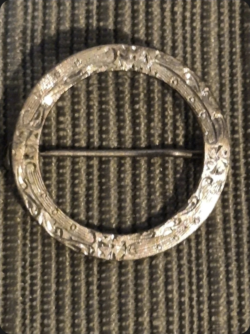 Vintage Sterling Silver Floral Wreath Circle Brooch Pin 1”